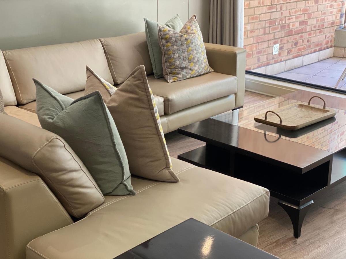 Zuri Residences At Ten Degrees ヨハネスブルグ エクステリア 写真