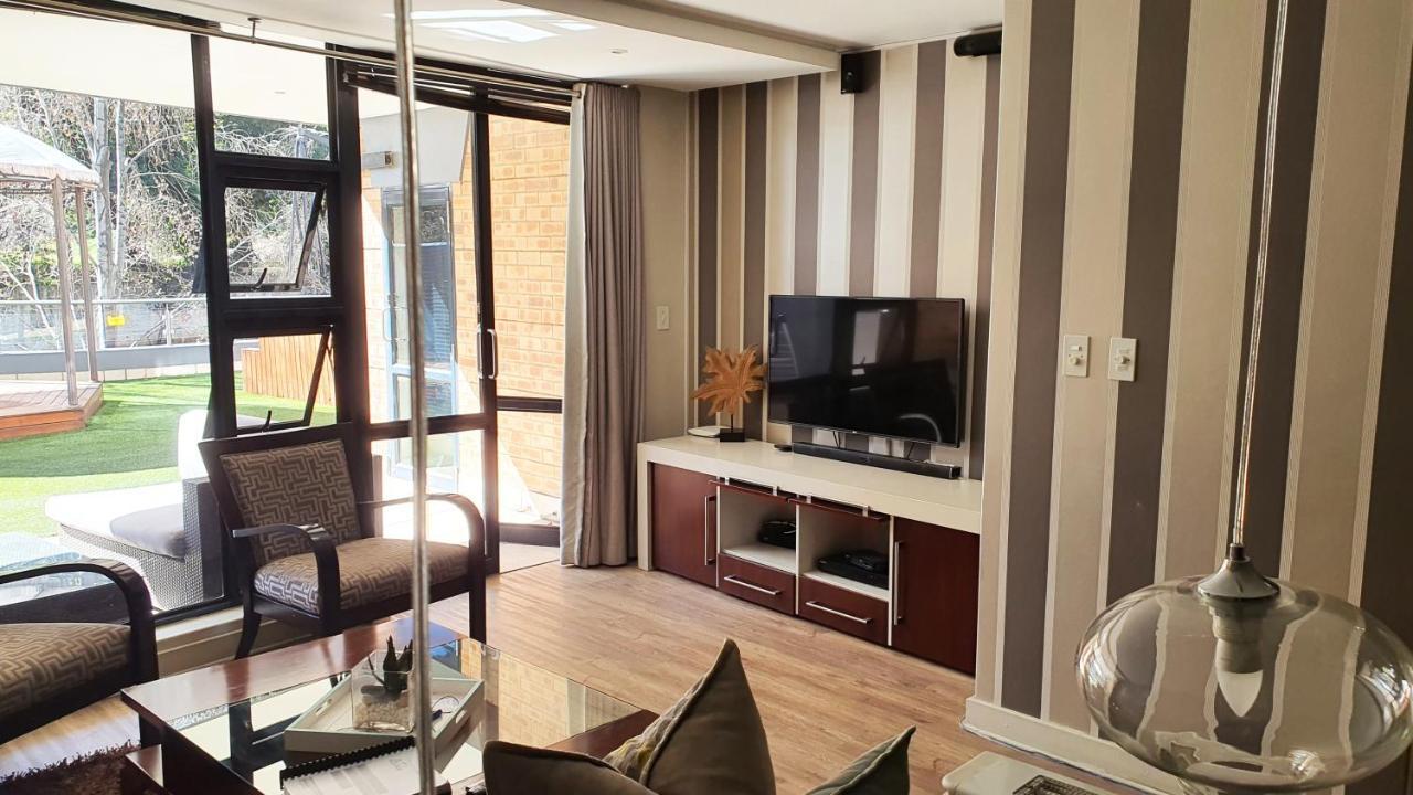 Zuri Residences At Ten Degrees ヨハネスブルグ エクステリア 写真