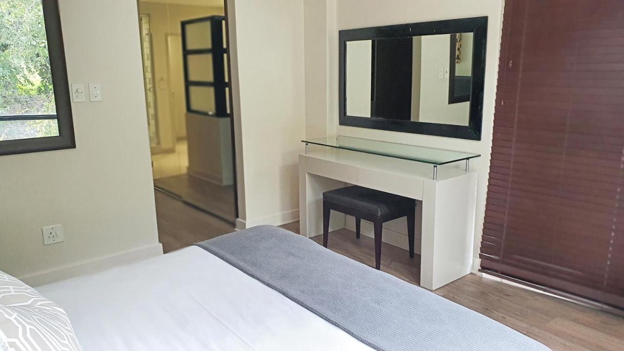 Zuri Residences At Ten Degrees ヨハネスブルグ エクステリア 写真